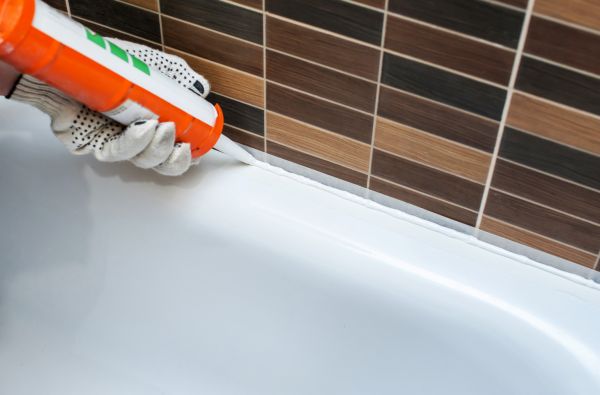 Bathtub Sealing in Willoughby