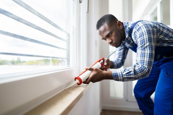 Caulk Repair in Willoughby